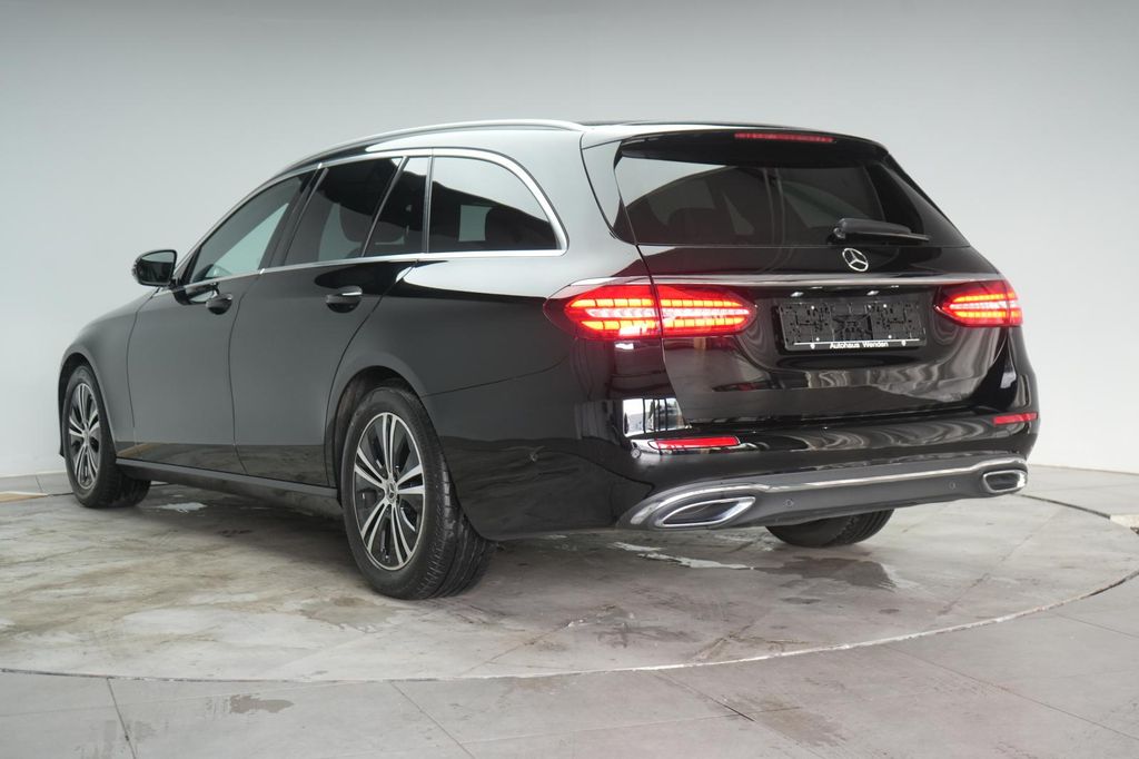 Mercedes-Benz E 220 2021