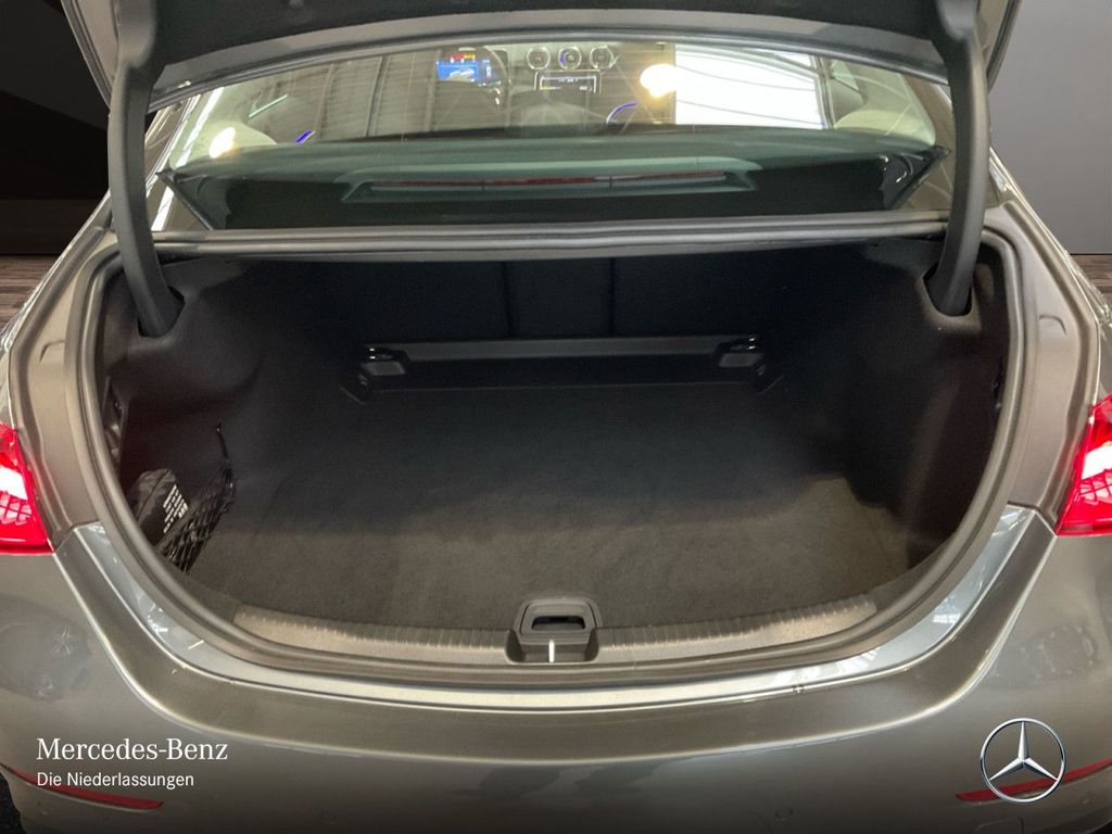 Mercedes-Benz C 200 2025