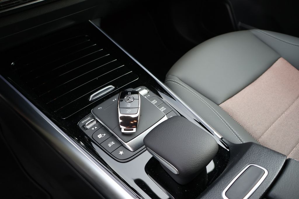 Mercedes-Benz EQA 2022