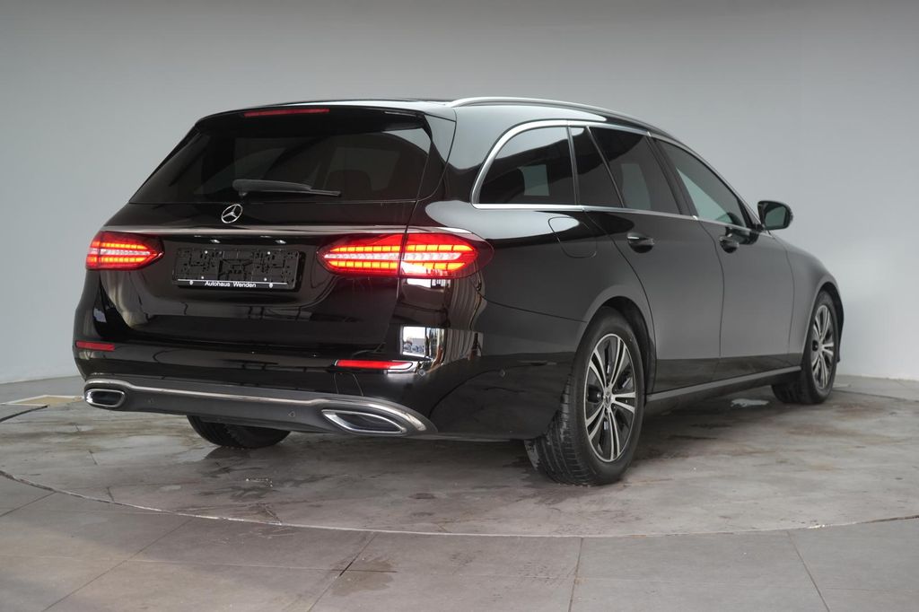 Mercedes-Benz E 220 2021