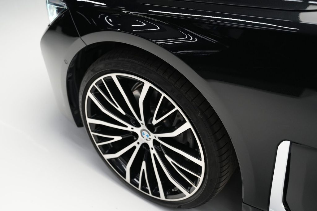BMW 730 2021