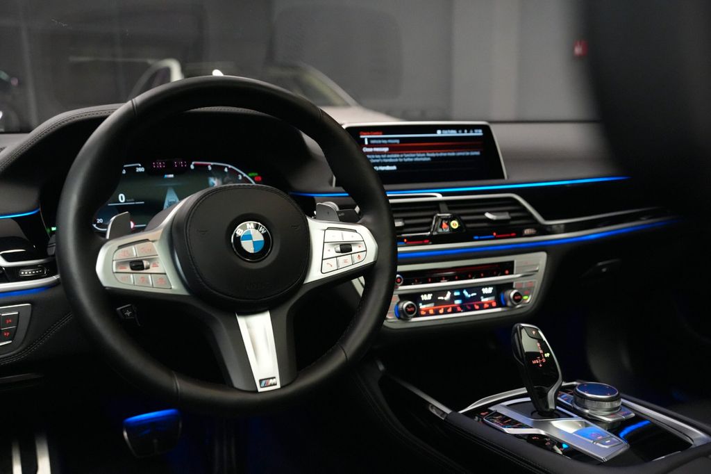 BMW 730 2021