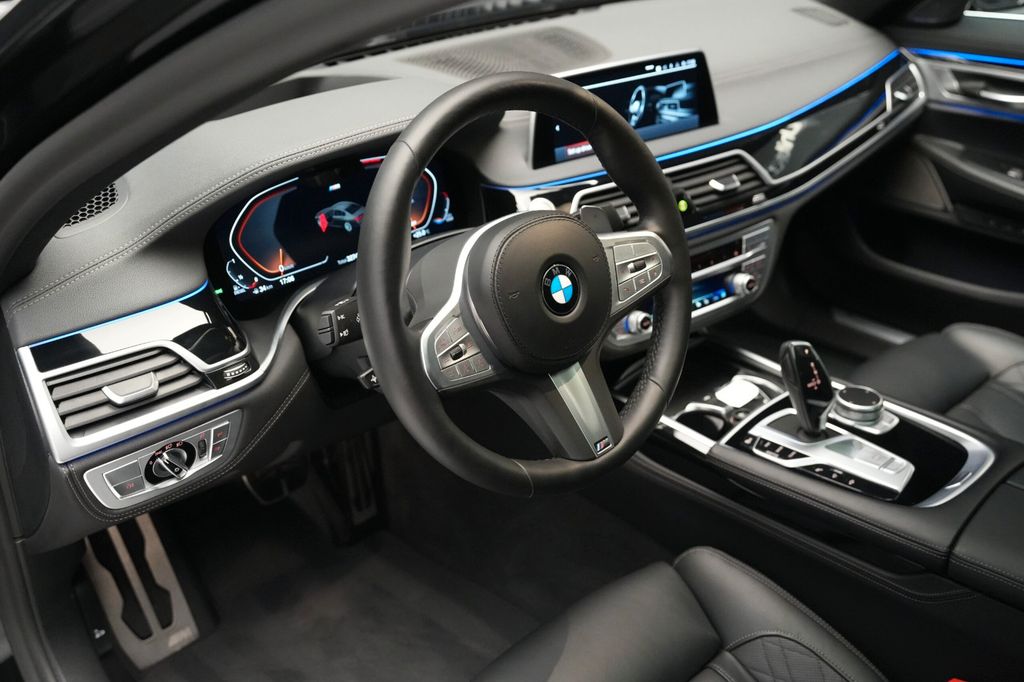 BMW 730 2021
