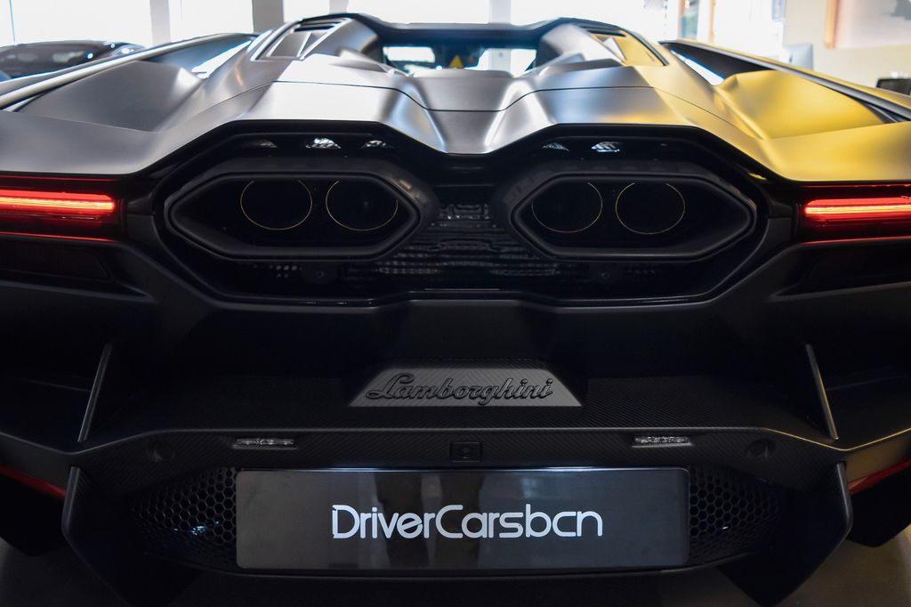 Lamborghini Revuelto 2026