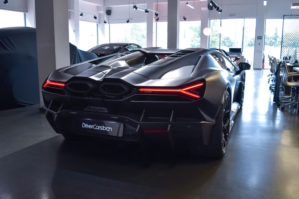 Lamborghini Revuelto 2026