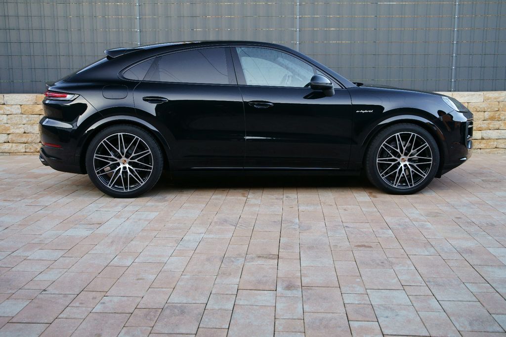 Porsche Cayenne 2025