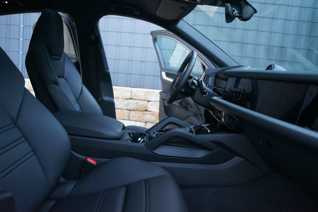 Porsche Cayenne 2025