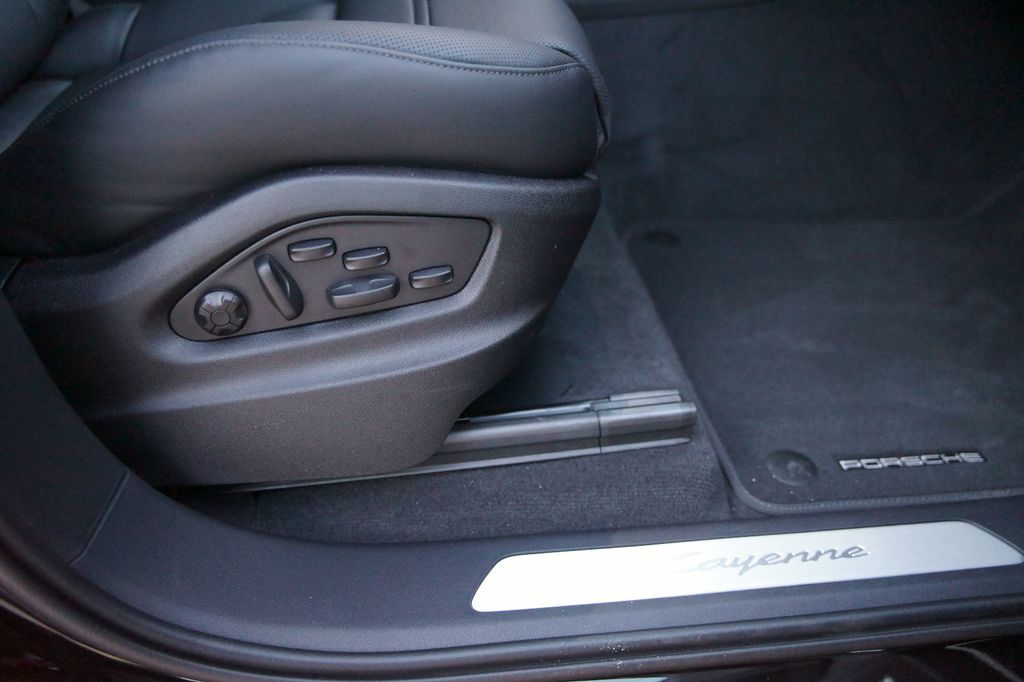 Porsche Cayenne 2025