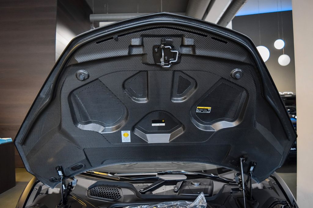 Lamborghini Revuelto 2026