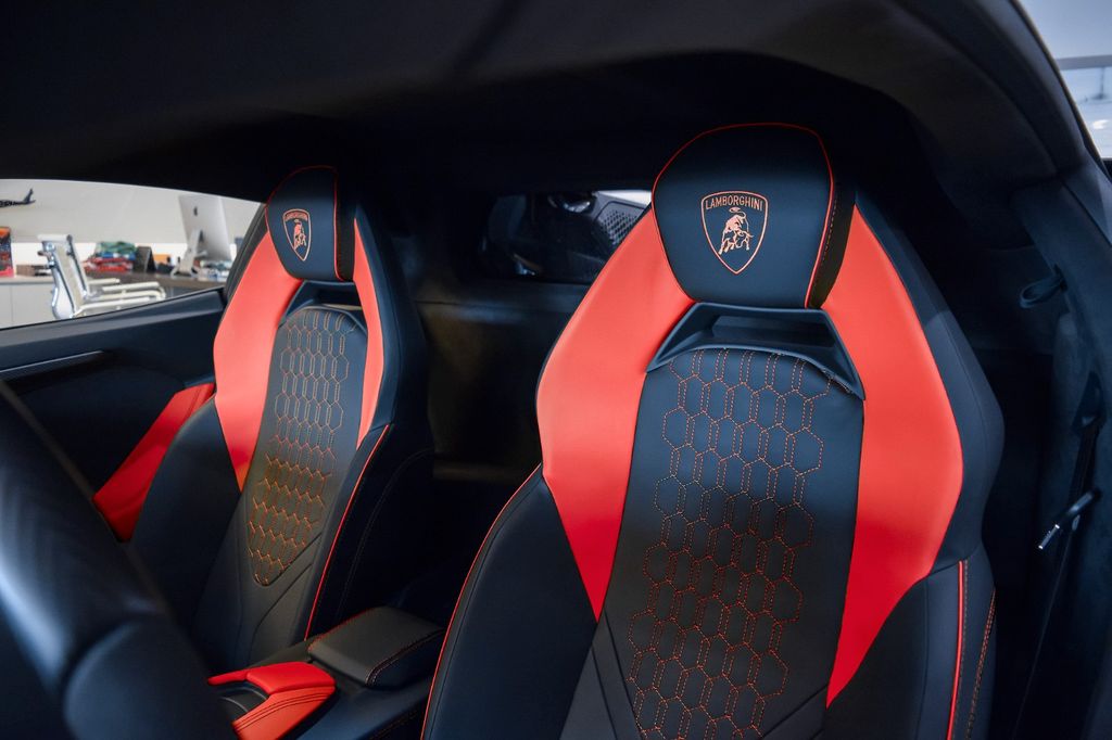 Lamborghini Revuelto 2026