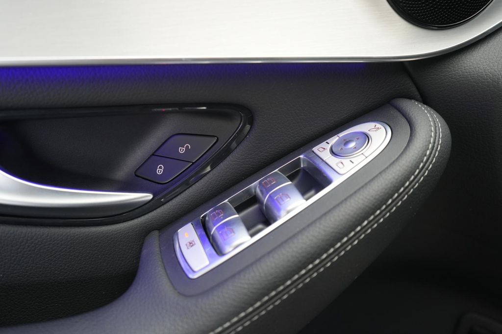 Mercedes-Benz GLC 300 2021