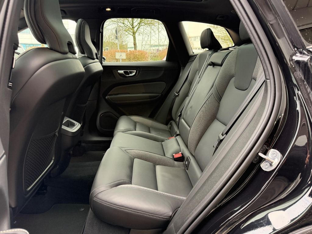 Volvo XC60 2025