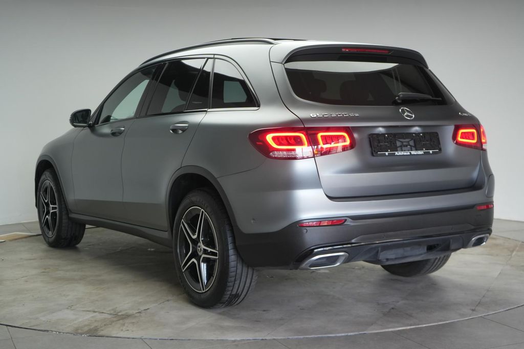 Mercedes-Benz GLC 300 2021