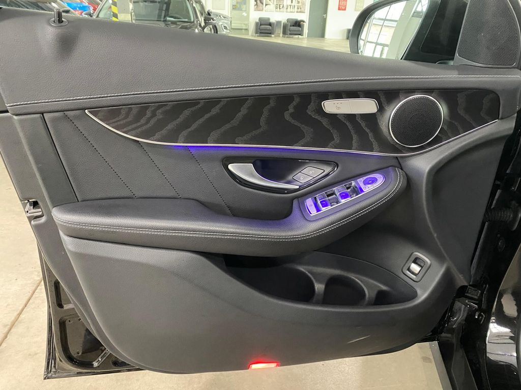 Mercedes-Benz GLC 300 2021