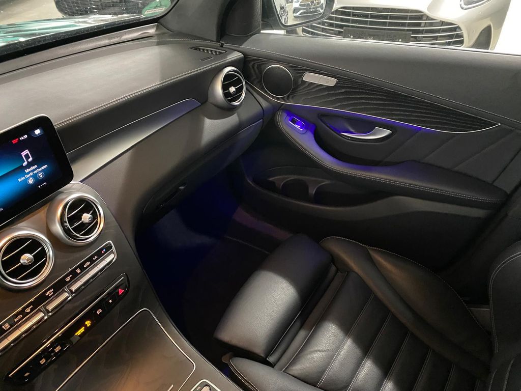 Mercedes-Benz GLC 300 2021