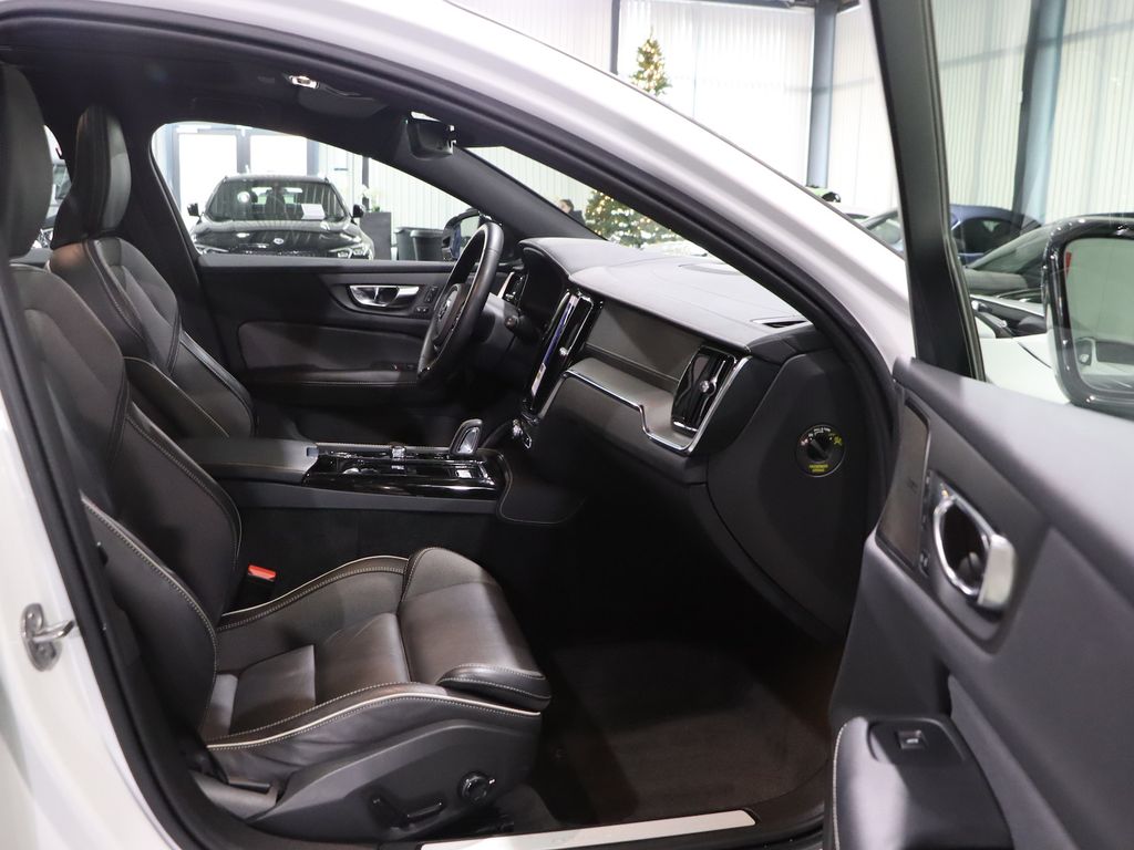 Volvo V60 2022
