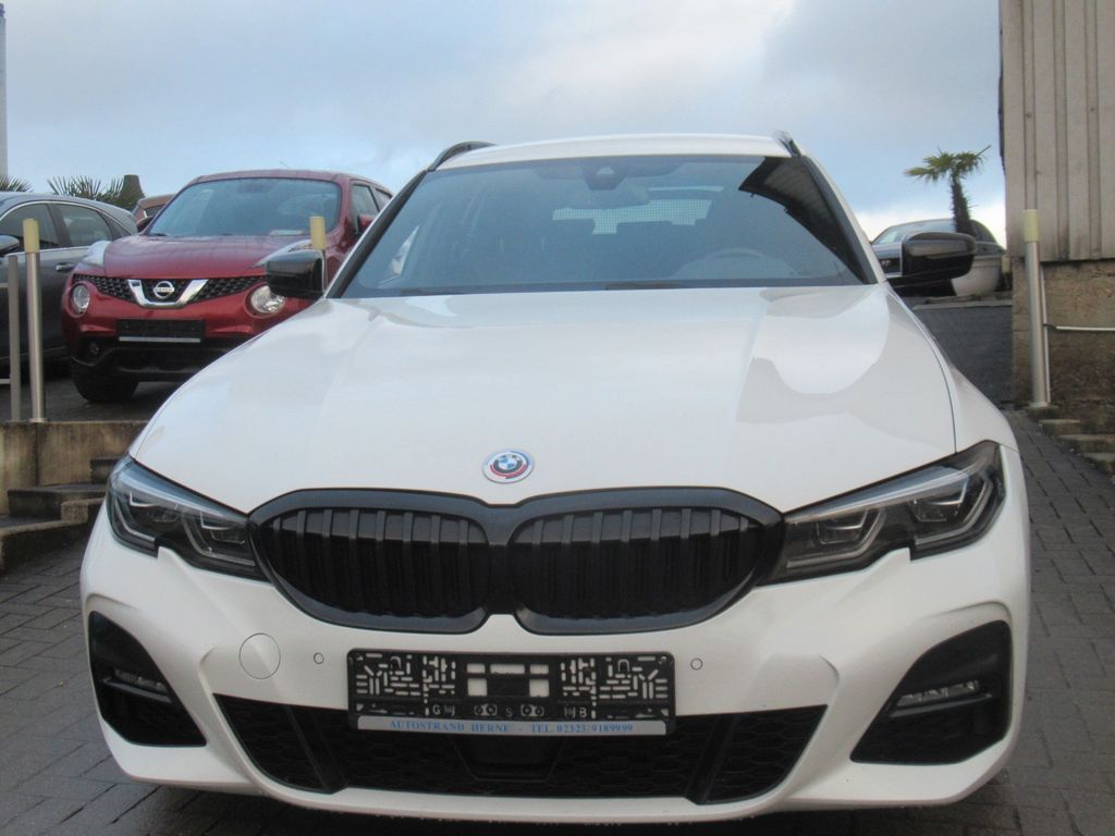 BMW 330 2022