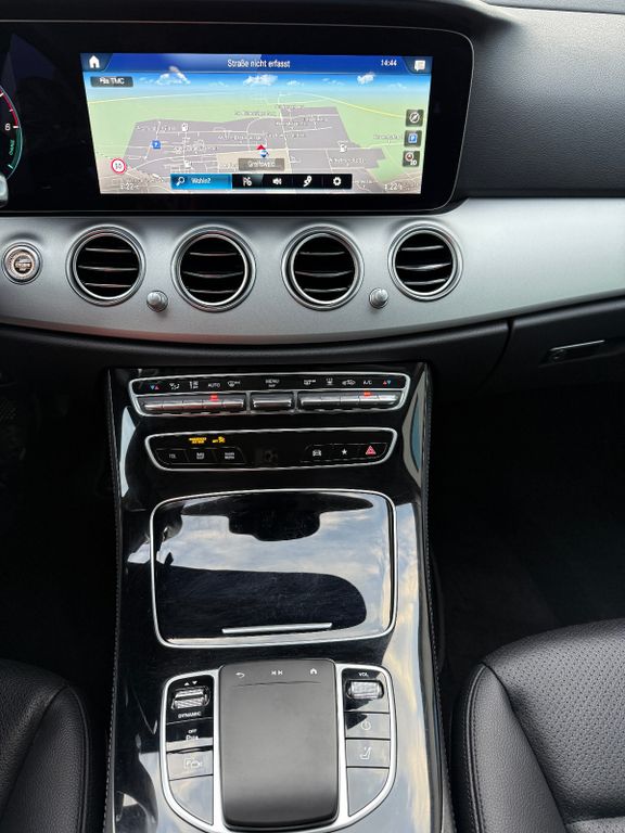 Mercedes-Benz E 300 2022