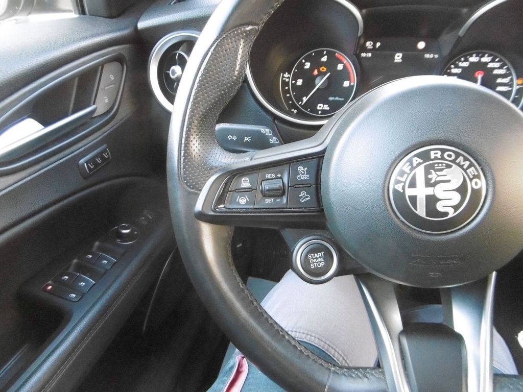 Alfa Romeo Stelvio 2022