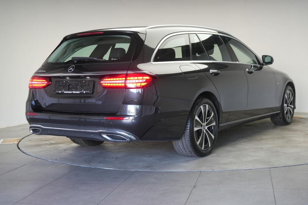 Mercedes-Benz E 300 2021