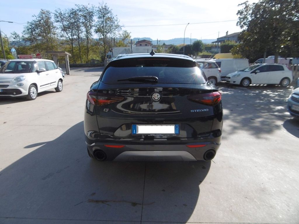 Alfa Romeo Stelvio 2022