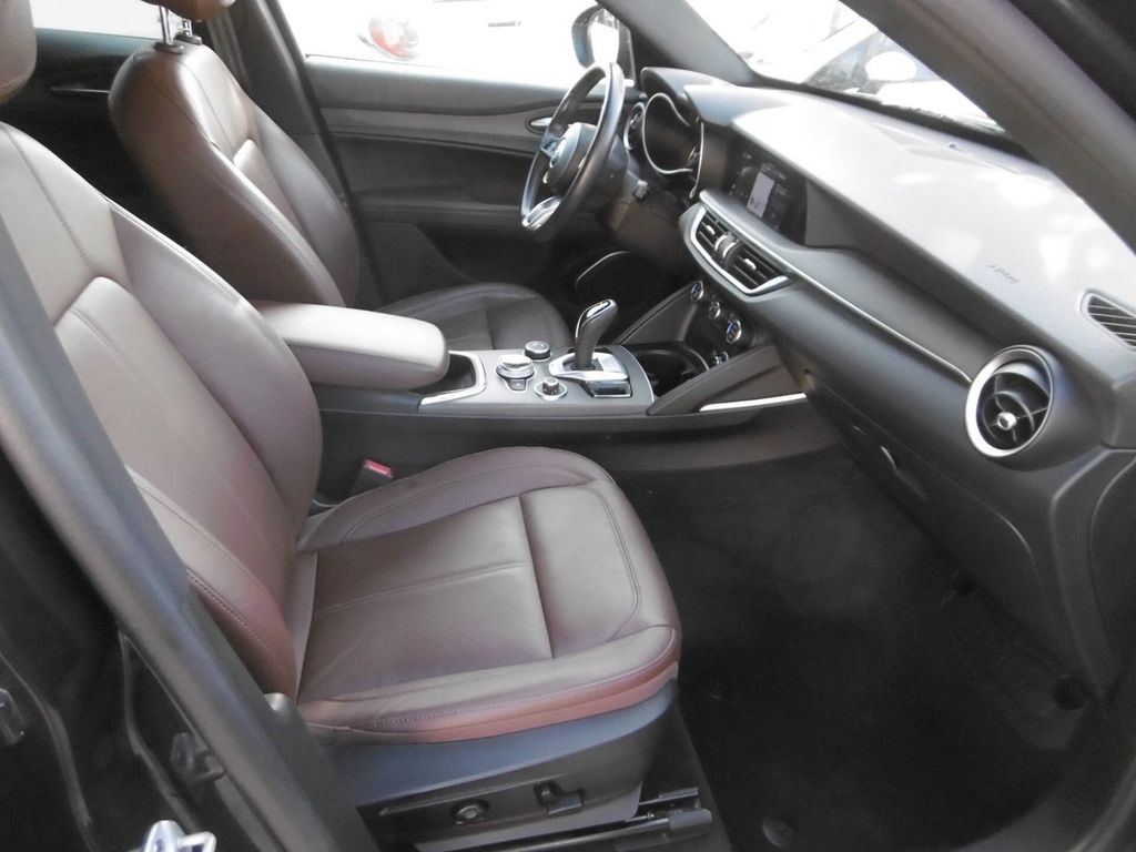 Alfa Romeo Stelvio 2022