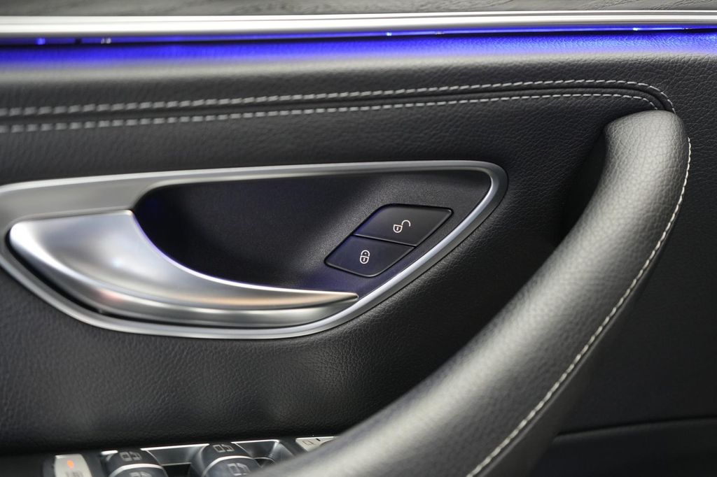 Mercedes-Benz E 300 2021
