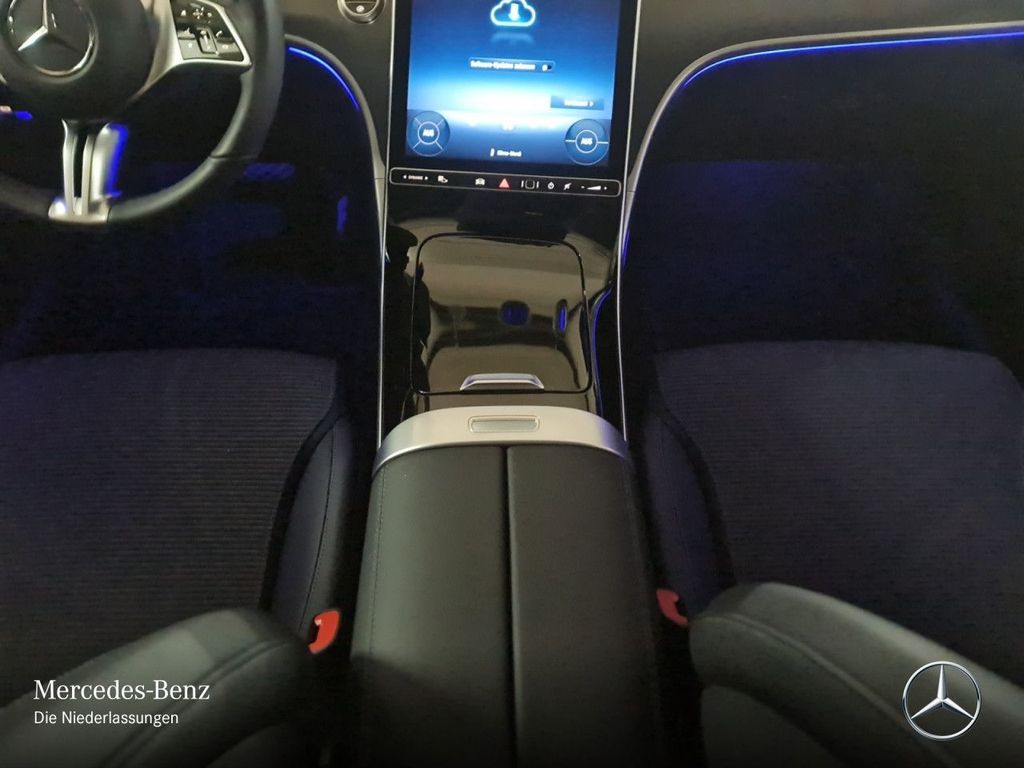 Mercedes-Benz C 200 2025