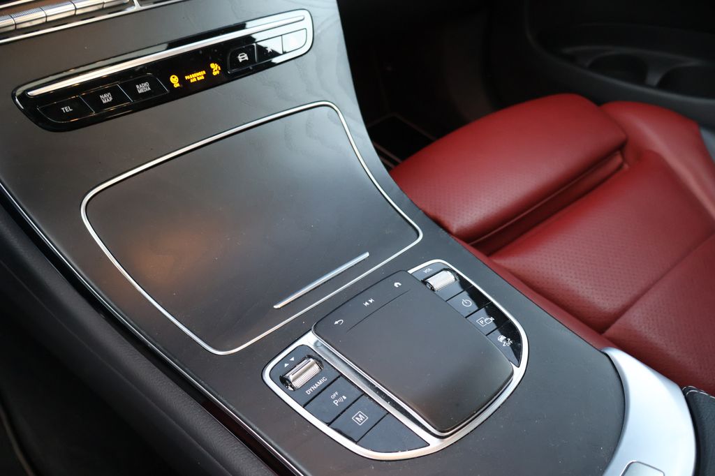 Mercedes-Benz GLC 300 2021