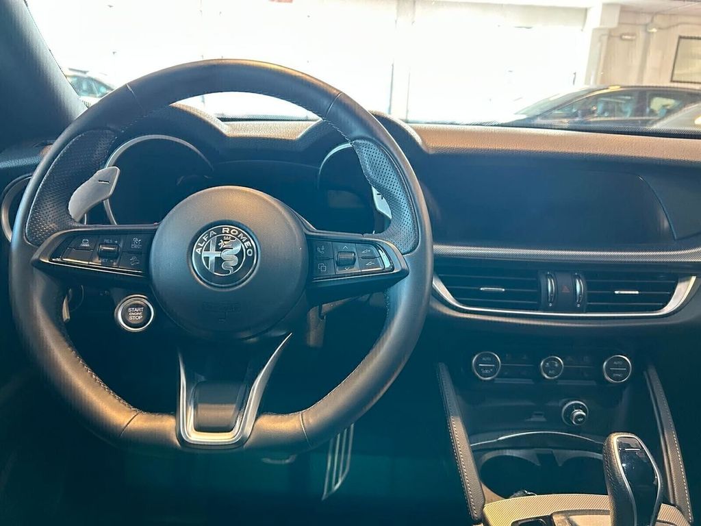 Alfa Romeo Stelvio 2024