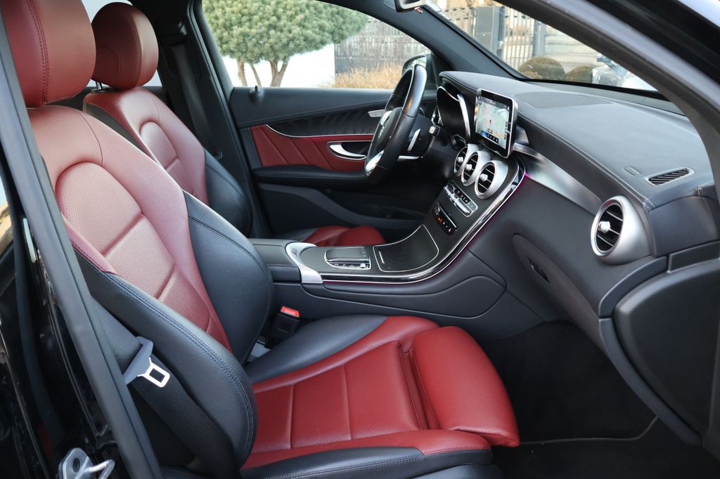 Mercedes-Benz GLC 300 2021