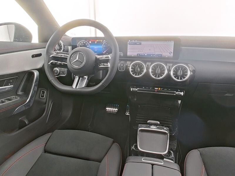 Mercedes-Benz CLA 200 2024