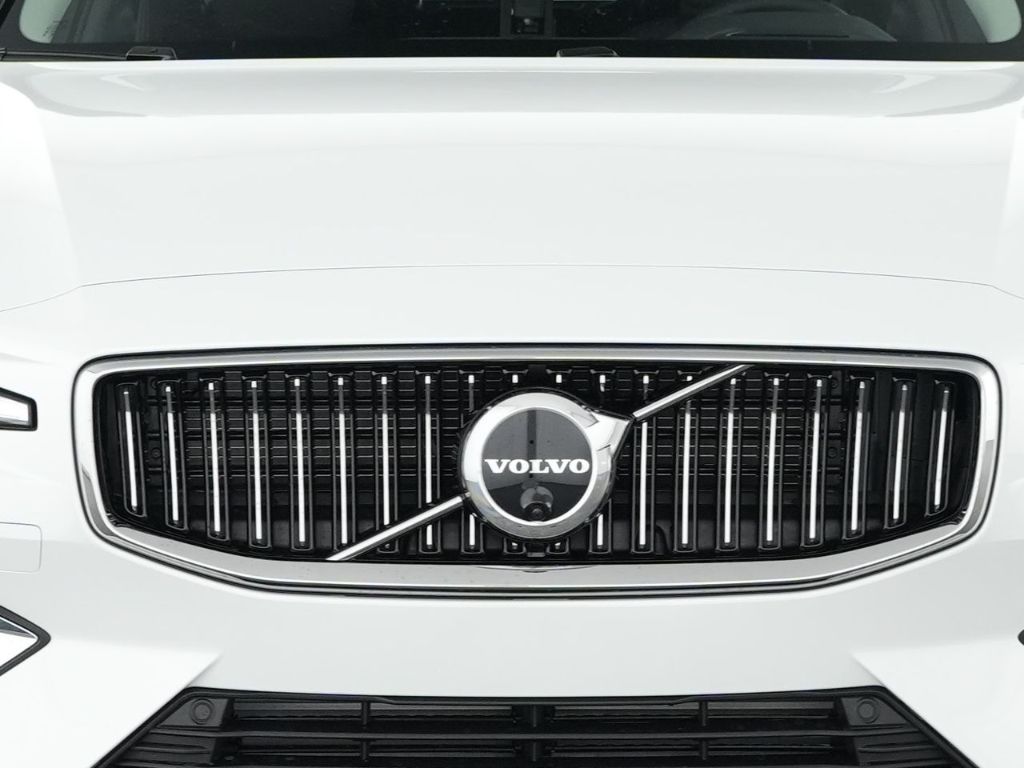 Volvo V60 2025