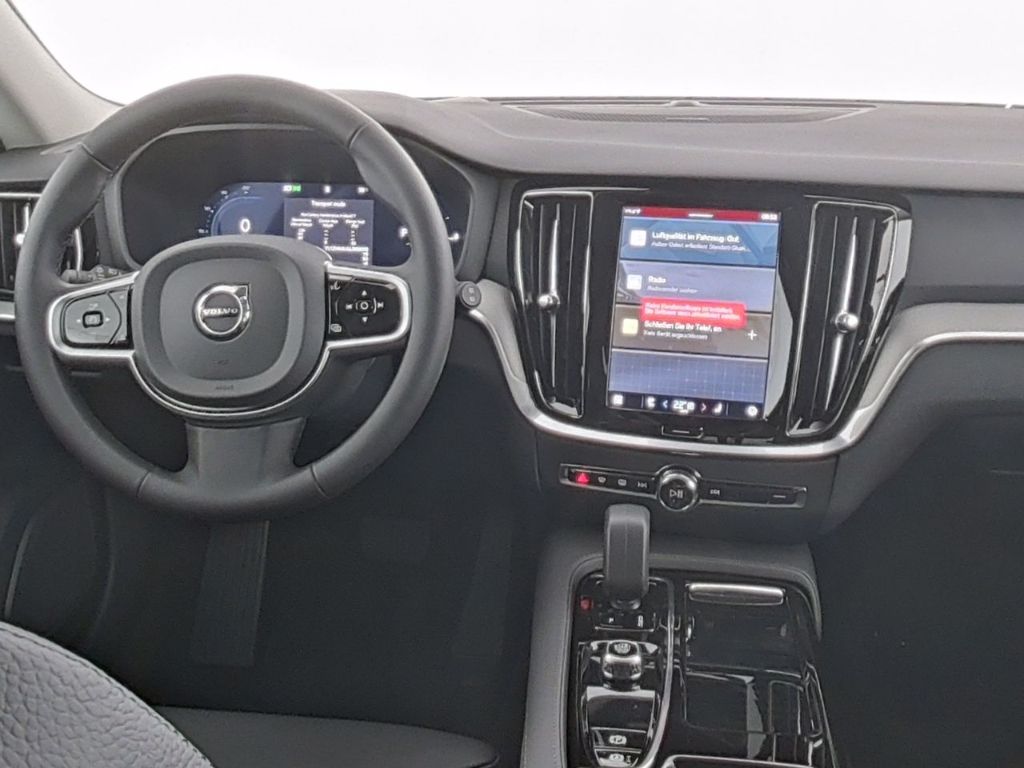 Volvo V60 2025
