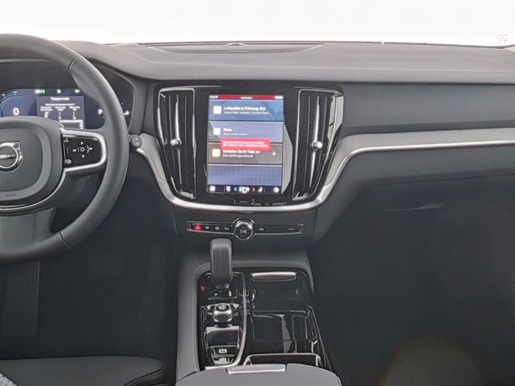 Volvo V60 2025