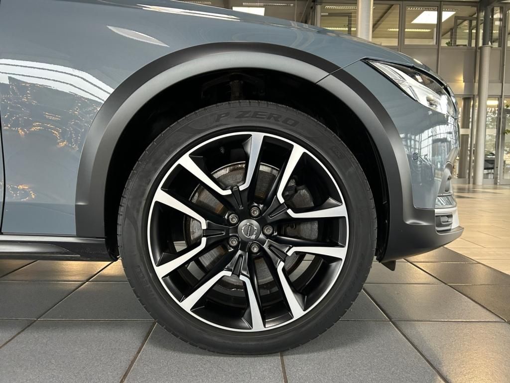 Volvo V90 Cross Country 2021