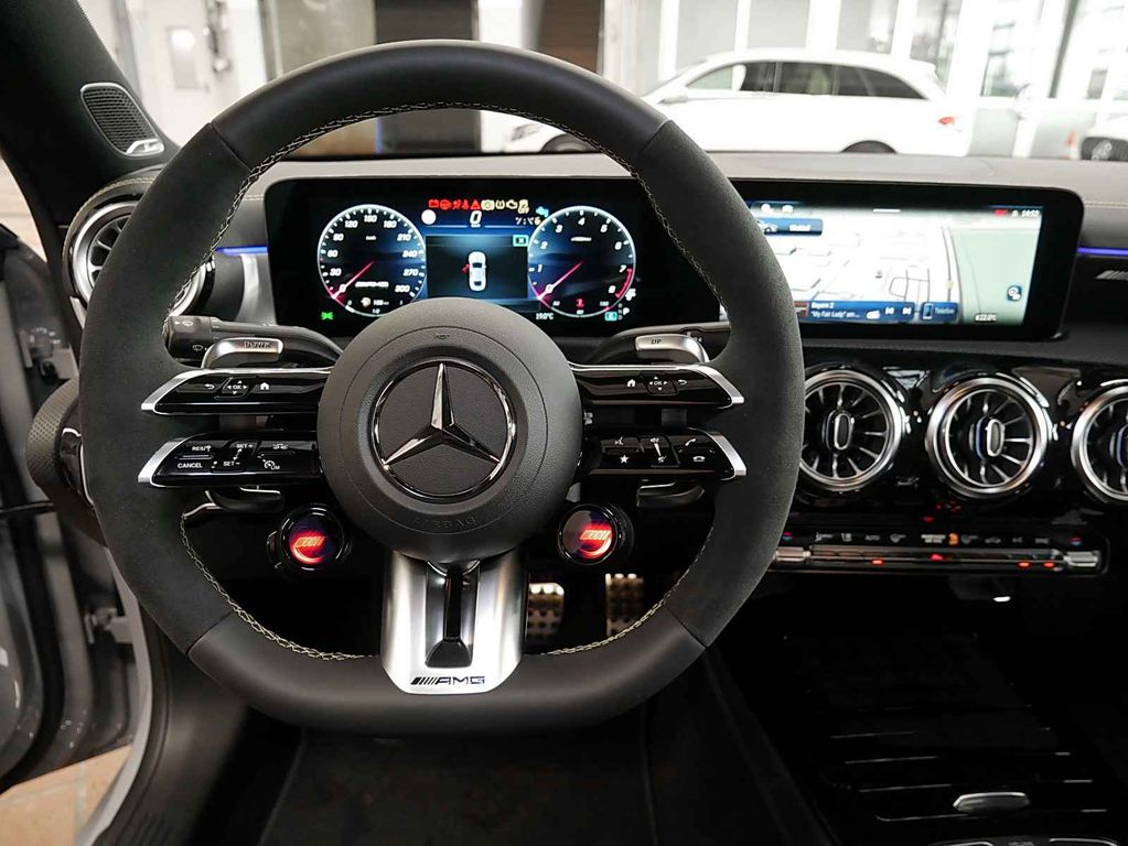 Mercedes-Benz CLA 45 AMG 2026