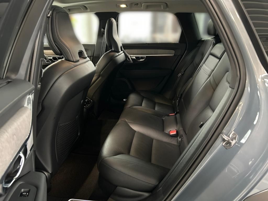 Volvo V90 Cross Country 2021