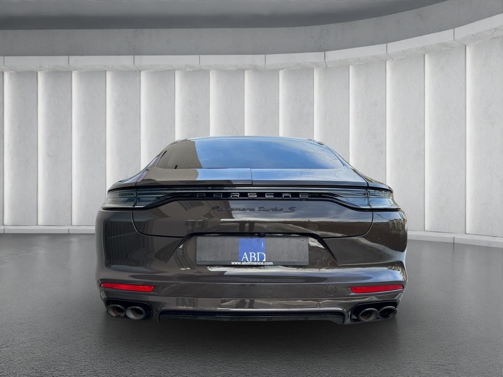 Porsche Panamera 2021