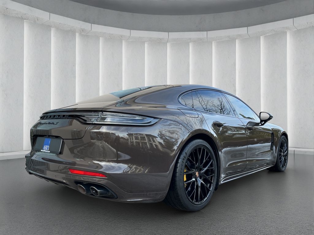 Porsche Panamera 2021