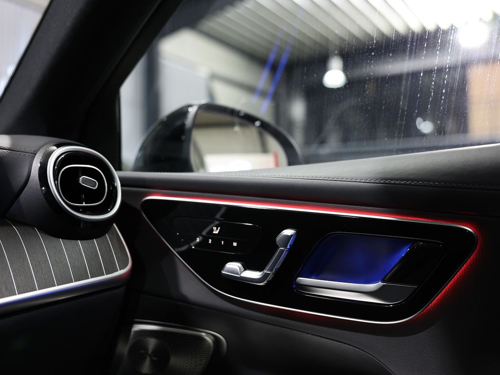 Mercedes-Benz GLC 300 2023