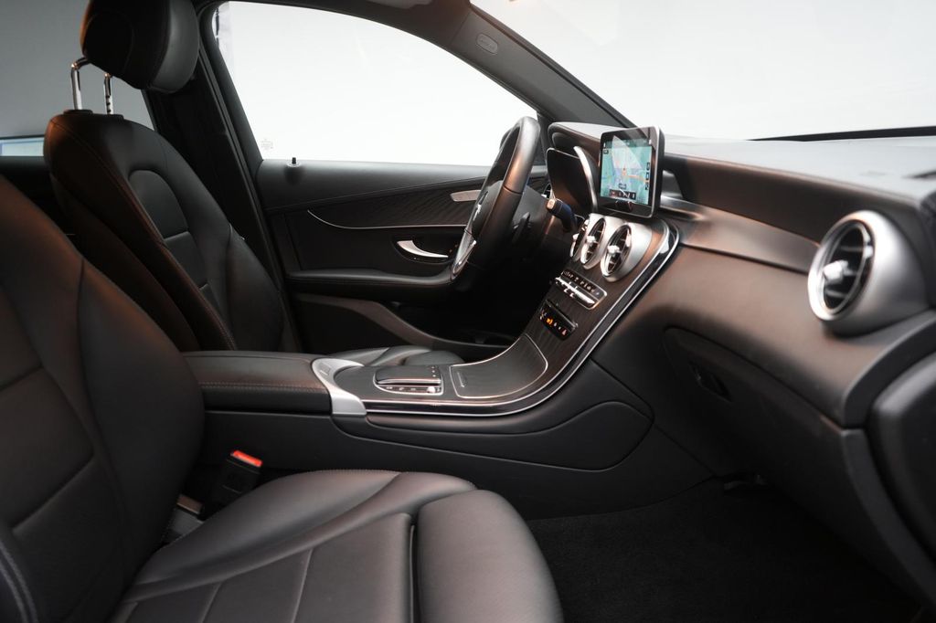 Mercedes-Benz GLC 300 2022