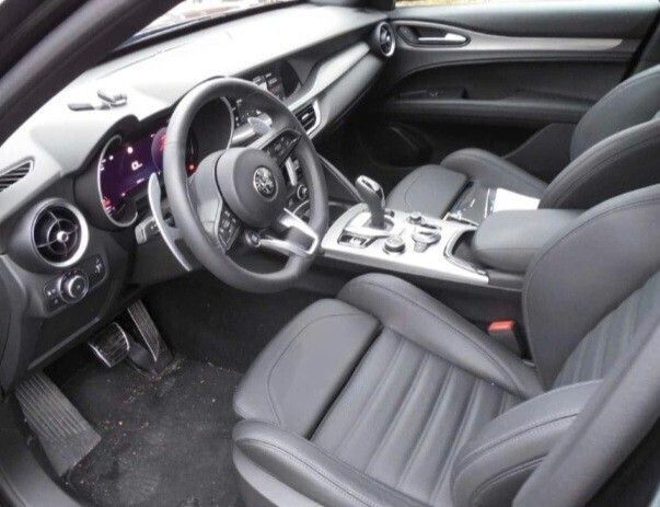 Alfa Romeo Stelvio 2025