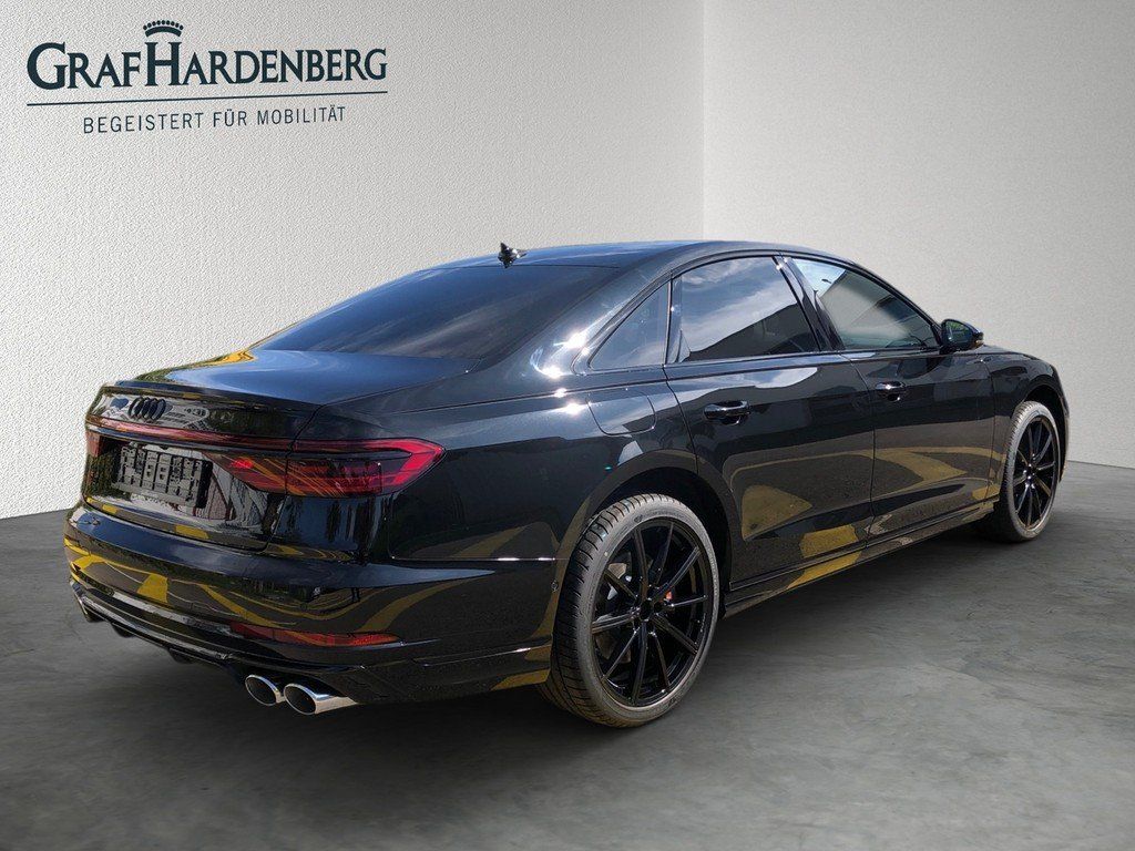 Audi S8 2024