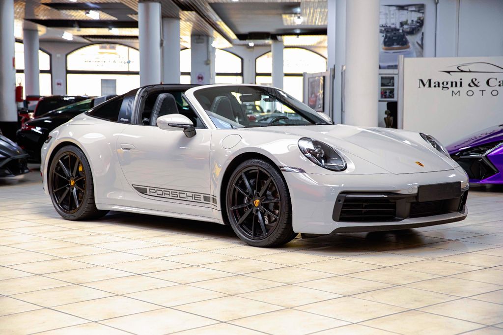Porsche 992 2023