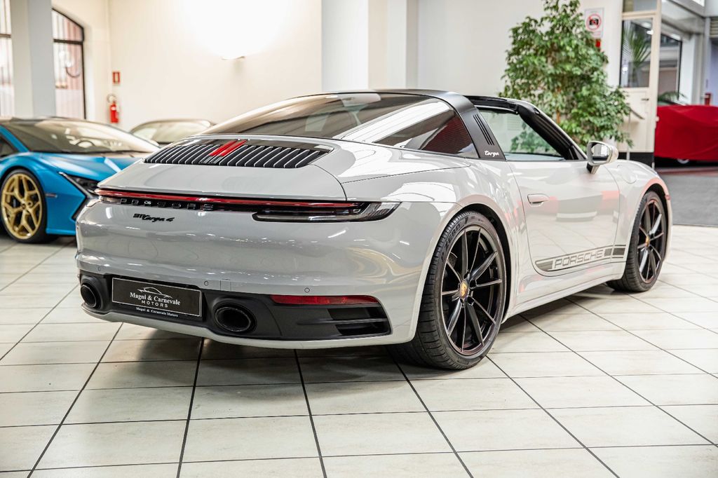 Porsche 992 2023