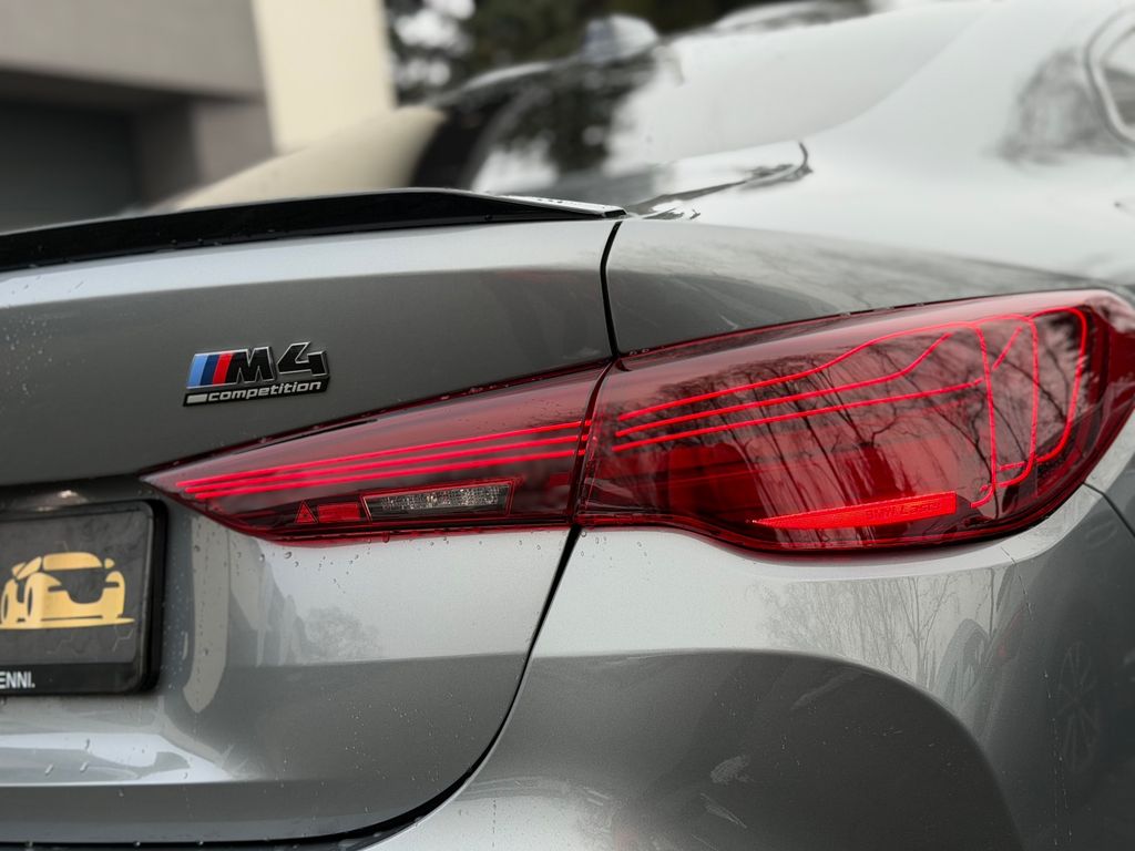 BMW M4 2025