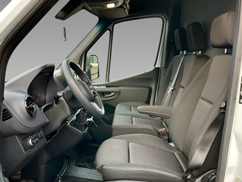 Mercedes-Benz Sprinter 2024