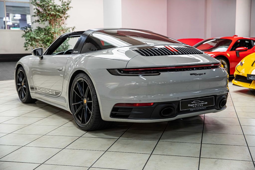 Porsche 992 2023