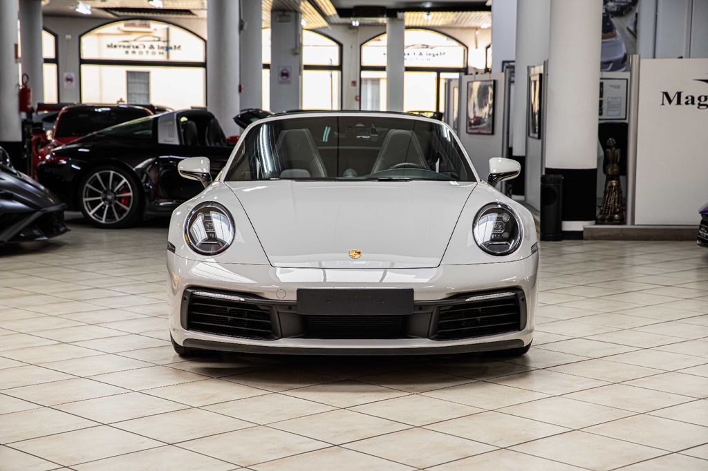 Porsche 992 2023